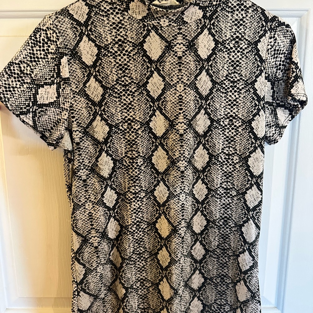 Women’s Black and White Snake Print Shirt